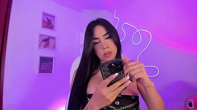 Snapshot of JulietaBomGV chatting on 03/02/25, 12:31 JulietaBomGV online show from 03/02/25, 12:31