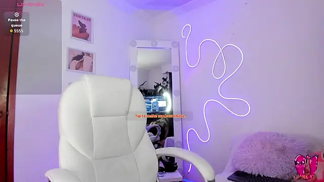 JulietaBomGV online show from 10/29/25, 06:23