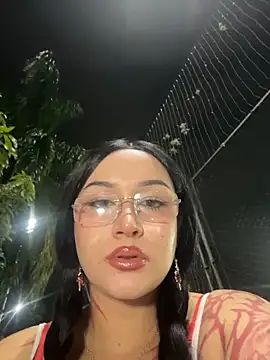 Electra doll  online show from 02/18/26, 12:30