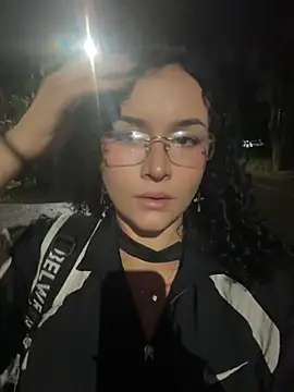 Electra doll  online show from 12/05/25, 12:43