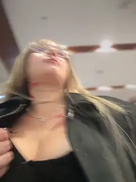 Electra doll  online show from 04/01/26, 12:57