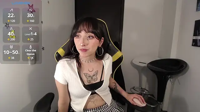 v1cky  online show from 10/12/25, 11:17