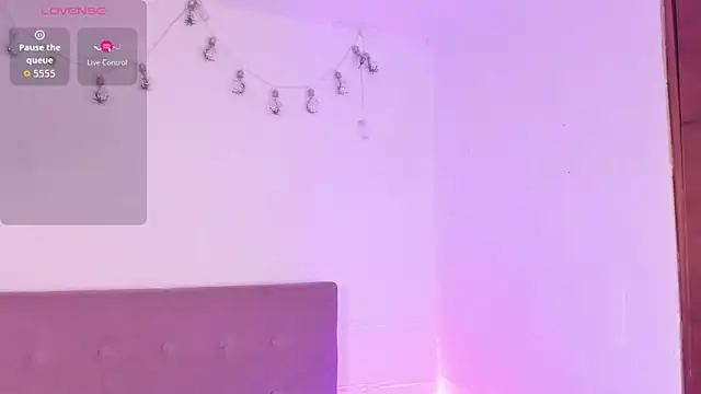 v1cky  online show from 11/17/25, 10:47