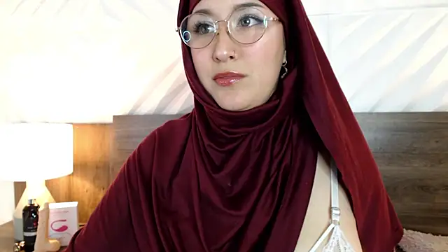 Snapshot of Dalila_bashar chatting on 02/04/25, 05:01 Dalila bashar online show from 02/04/25, 05:01