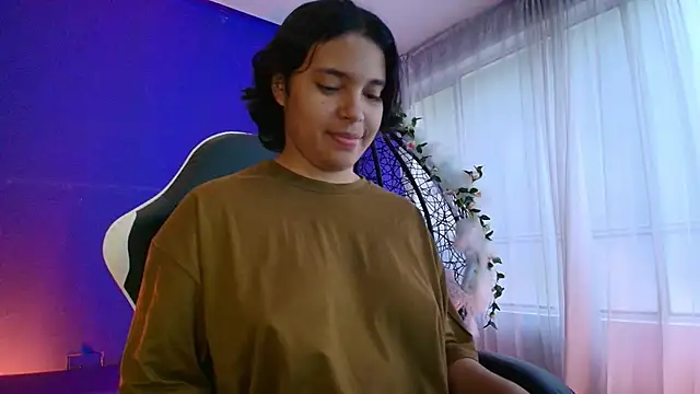 Emmapark  online show from 03/15/26, 06:37