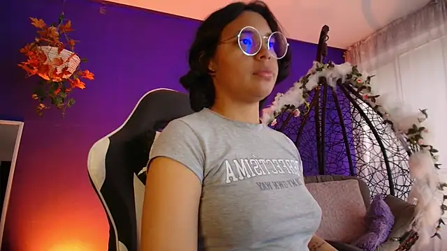 Emmapark  online show from 04/11/26, 07:39