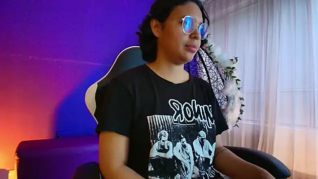 Emmapark  online show from 03/22/26, 07:26