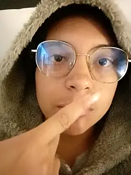 Emmapark  online show from 12/21/25, 11:34