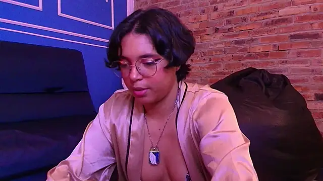 Emmapark  online show from 12/18/25, 06:56