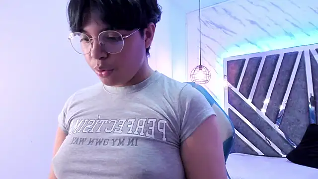 Snapshot of Emmapark_ chatting on 02/10/25, 07:07 Emmapark online show from 02/10/25, 07:07