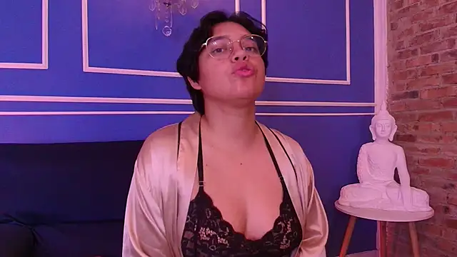 Emmapark  online show from 11/06/25, 06:34