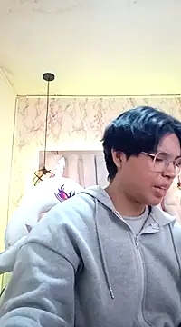 Snapshot of Emmapark_ chatting on 03/02/25, 11:52 Emmapark online show from 03/02/25, 11:52