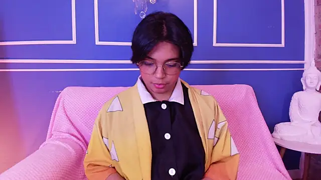 Emmapark  online show from 10/31/25, 02:08