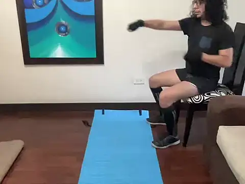 littlelatinhunter online show from 11/21/25, 11:42