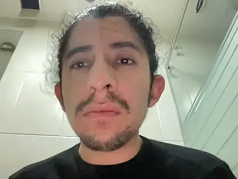 littlelatinhunter online show from 11/29/25, 09:59