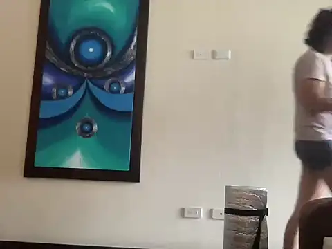 littlelatinhunter online show from 10/17/25, 12:18