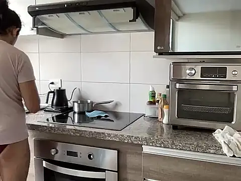 littlelatinhunter online show from 01/06/26, 01:04