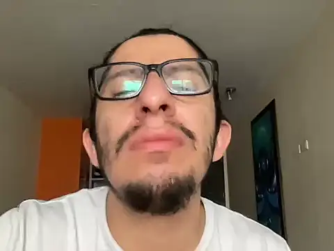 littlelatinhunter online show from 02/05/26, 12:01