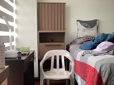 littlelatinhunter online show from 11/05/25, 09:40