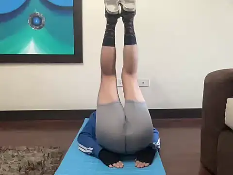 littlelatinhunter online show from 10/20/25, 12:06