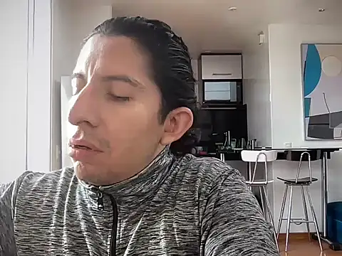 littlelatinhunter online show from 05/26/26, 02:15
