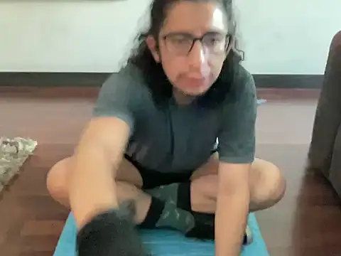 littlelatinhunter online show from 11/17/25, 12:42