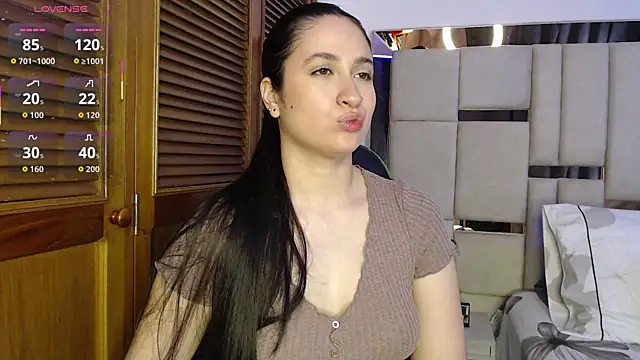 Snapshot of sofiaduque_26 chatting on 06/08/26, 01:28 sofiaduque 26 online show from 06/08/26, 01:28
