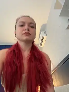 Snapshot of Brilliant-Kiss chatting on 12/21/25, 09:11 Brilliant-Kiss online show from 12/21/25, 09:11