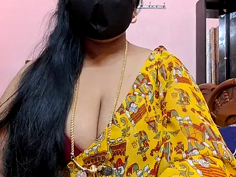 Snapshot of Pallavi-sri chatting on 11/23/25, 03:22 Pallavi-sri online show from 11/23/25, 03:22