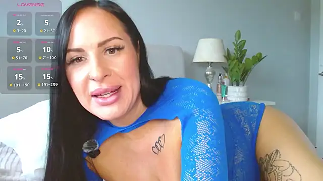 Layla UK online show from 03/05/26, 10:12