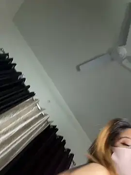 Snapshot of Jen_jennyy1 chatting on 02/22/25, 07:56 Jen jennyy1 online show from 02/22/25, 07:56