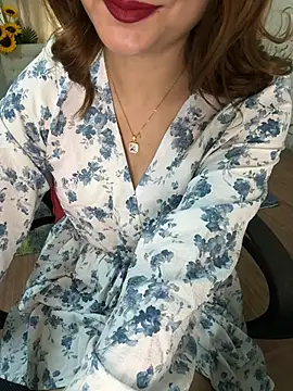 Snapshot of Jen_jennyy1 chatting on 03/22/25, 05:06 Jen jennyy1 online show from 03/22/25, 05:06