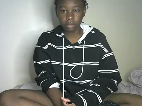 Novah  online show from 04/23/26, 03:35