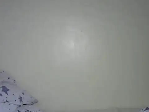 Snapshot of Novah_ chatting on 10/18/25, 12:40 Novah online show from 10/18/25, 12:40