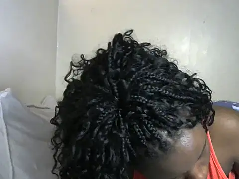 Snapshot of Novah_ chatting on 10/13/25, 02:07 Novah online show from 10/13/25, 02:07