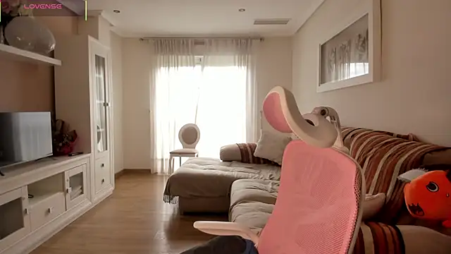 bella apont online show from 11/24/25, 10:48