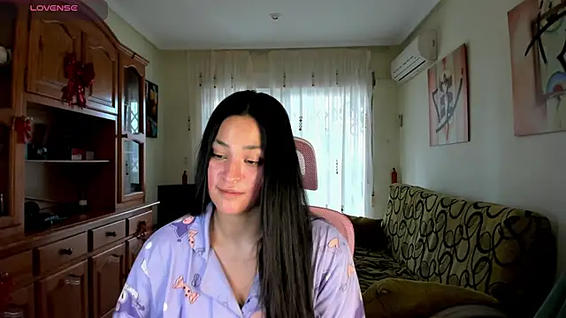 Snapshot of bella_apont chatting on 03/05/25, 09:05 bella apont online show from 03/05/25, 09:05
