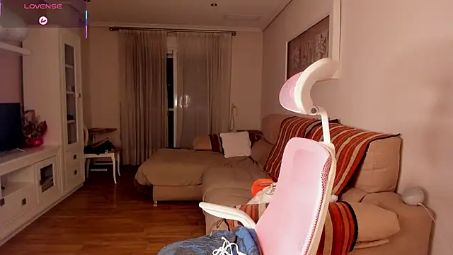 bella apont online show from 10/27/25, 10:33