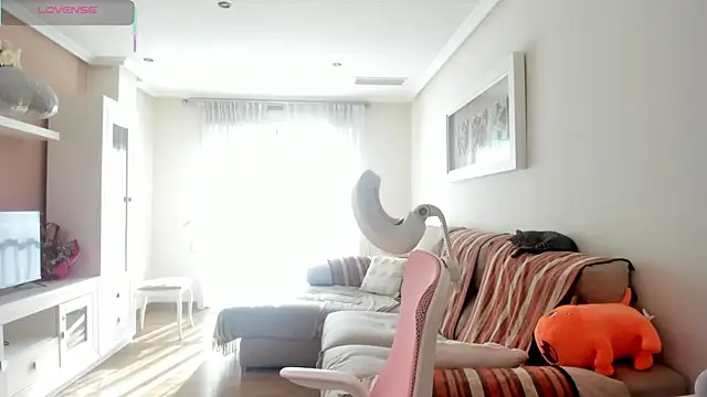 bella apont online show from 11/17/25, 11:25