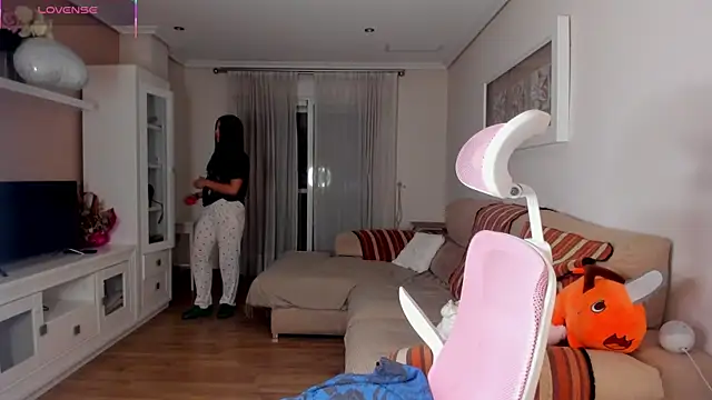 bella apont online show from 11/07/25, 11:08