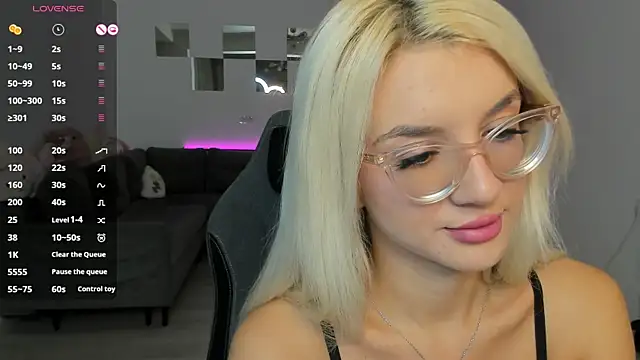 LovelyBianca online show from 10/08/25, 11:05