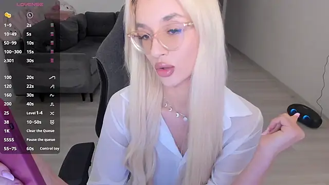 LovelyBianca online show from 03/27/26, 02:09