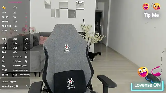 Snapshot of LovelyBianca chatting on 02/14/26, 12:00 LovelyBianca online show from 02/14/26, 12:00