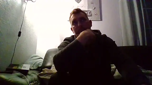 Snapshot of Au_plaisir_des_femmes chatting on 09/30/25, 11:00 Au plaisir des femmes online show from 09/30/25, 11:00