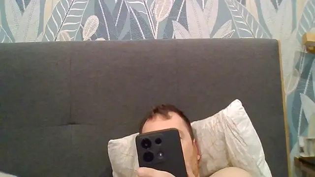 Snapshot of Au_plaisir_des_femmes chatting on 12/15/25, 07:58 Au plaisir des femmes online show from 12/15/25, 07:58