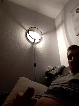 Snapshot of Au_plaisir_des_femmes chatting on 04/10/26, 10:06 Au plaisir des femmes online show from 04/10/26, 10:06