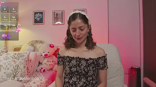KittyAna online show from 10/12/25, 12:34