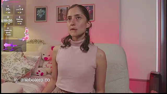 KittyAna online show from 12/04/25, 07:57