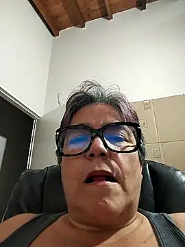 MARIANMILLS   online show from 04/17/26, 10:56