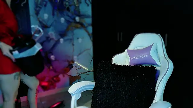 Snapshot of Madison_Jackson chatting on 11/10/25, 10:26 Madison Jackson online show from 11/10/25, 10:26